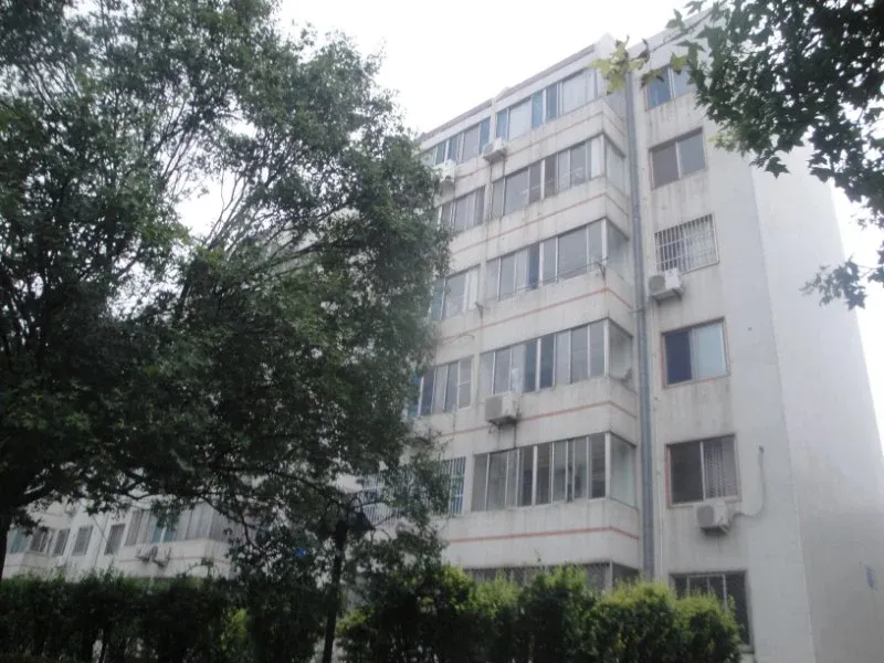 国税局宿舍(北海路)4室2厅2卫南北朝向900.00元/月出租