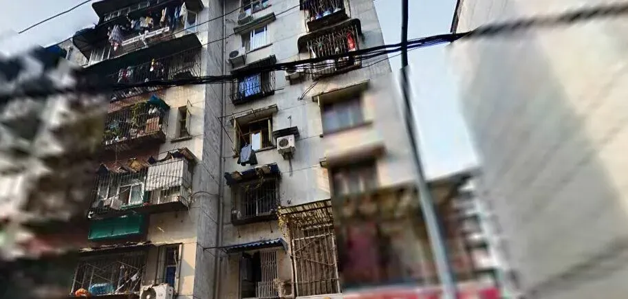 东光街7号院3室1厅1卫东南朝向2200.00元/月出租