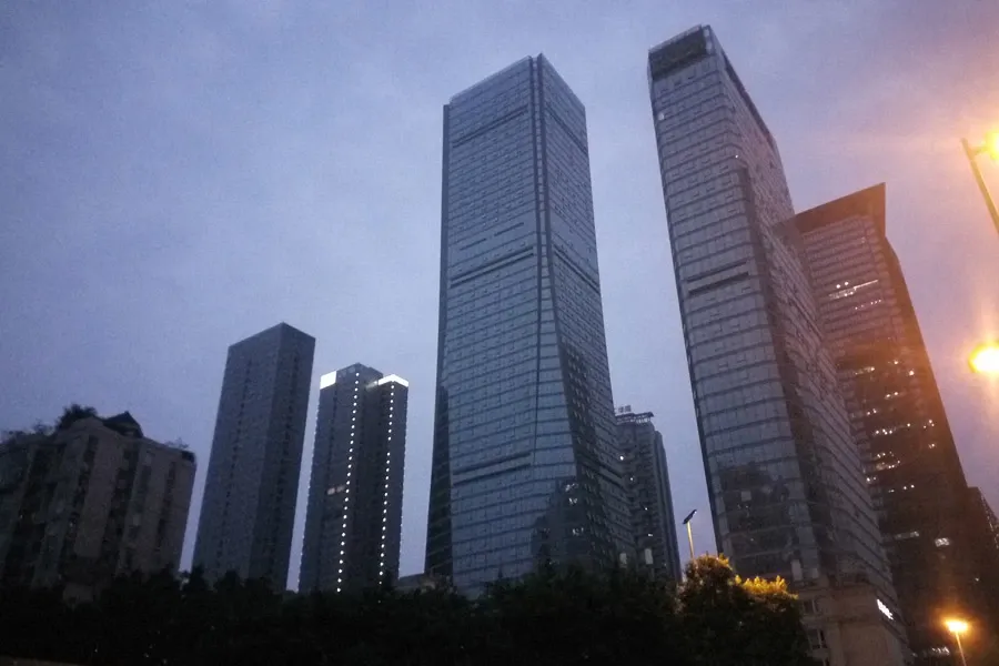 西部国际金融中心2室1厅1卫西南朝向5500.00元/月出租