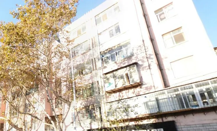 省委1号院3室2厅1卫南北朝向2500.00元/月出租