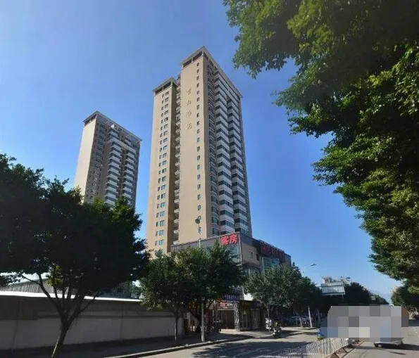 金山海悦园4室2厅2卫南朝向4500.00元/月出租