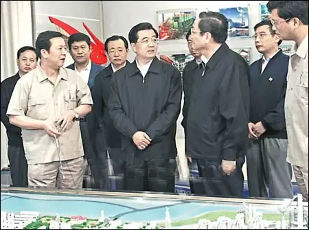 胡锦涛主席考察湖北武汉 到绿景苑小区看望居民群众 胡锦涛主席考察湖北武汉 到绿景苑小区看望居民群众
