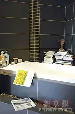 ԡ�׽�������һ�࣬�������鼸��������ԡ�ױ��ϣ�ϴ��ʱ˳���һ�Ρ�