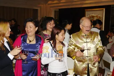 3月10日东方银座酒店成功举办2006年隆重的客户答谢会 3月10日东方银座酒店成功举办2006年隆重的客户答谢会