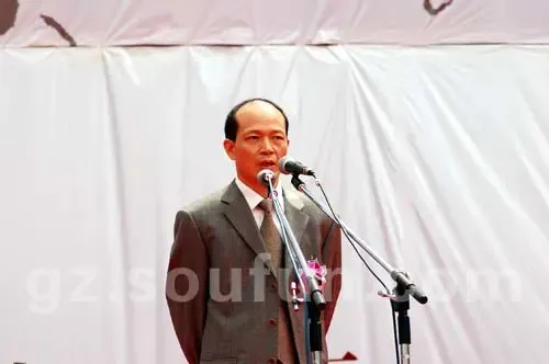 五一白云信步盛大开盘 宋祖英阎维文助阵演出 五一白云信步盛大开盘 宋祖英阎维文助阵演出