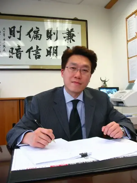 广州中原地产董事总经理黄轩明