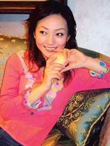 名主持人索妮:我租房住等钱攒够了再买好的(图) 名主持人索妮:我租房住等钱攒够了再买好的(图)