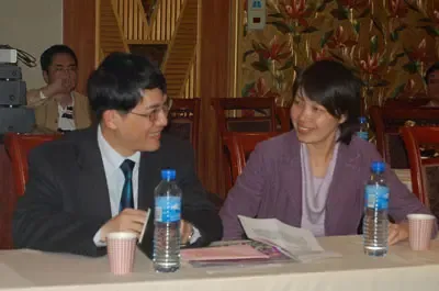 上海搜房家居网总经理叶春和好每家副总谢羽相谈甚欢 上海搜房家居网总经理叶春和好每家副总谢羽相谈甚欢