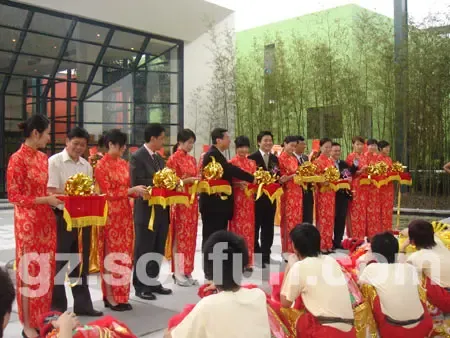 现场直播:新世界西区销售服务中心启动庆典(图) 现场直播:新世界西区销售服务中心启动庆典(图)