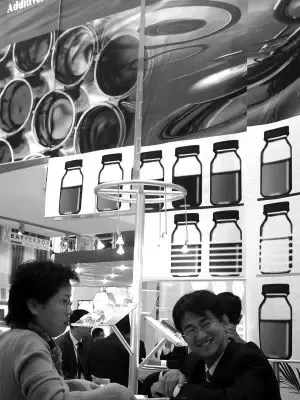 涂料市场面临大变局 彩色涂料渐受青睐(图) 涂料市场面临大变局 彩色涂料渐受青睐(图)
