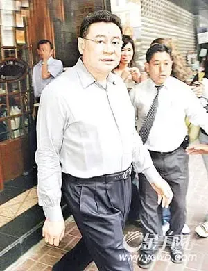 香港富豪一掷亿金买专机 常送豪宅给女星