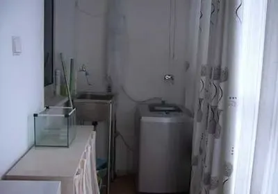 小户型装修宣言:生活不玩花哨 实用就好(图) 小户型装修宣言:生活不玩花哨 实用就好(图)