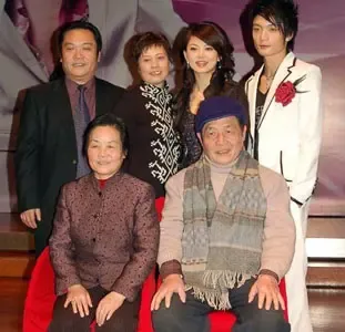 李湘是大姐,一家人和和睦睦