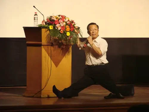 晚报名家大讲堂之周士渊讲座成功举办 晚报名家大讲堂之周士渊讲座成功举办