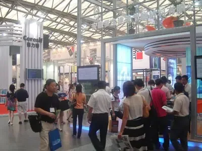 展会现场人头攒动 展会现场人头攒动