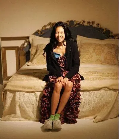 明星家居照:莫文蔚完美演绎 十足女人味(组图) 明星家居照:莫文蔚完美演绎 十足女人味(组图)