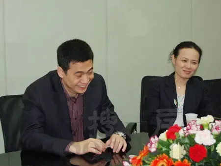 满堂红置业董事何伟生与房天下控股总裁代建功友好会面