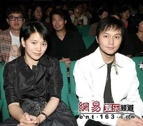 50对明星情侣家居生活照大曝光 看风光背后(图) 明星 情侣 家居 王菲 大S