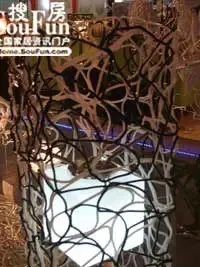 时尚“灯影”渐欲迷人眼 时尚“灯影”渐欲迷人眼