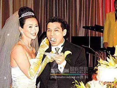 周润发离婚最迅速 娱乐圈明星夫妻离婚之最 周润发离婚最迅速 娱乐圈明星夫妻离婚之最