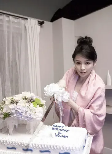 徐若瑄居家造型写真清纯养眼 尽显丝滑肌肤(图) 徐若瑄居家造型写真清纯养眼 尽显丝滑肌肤(图)