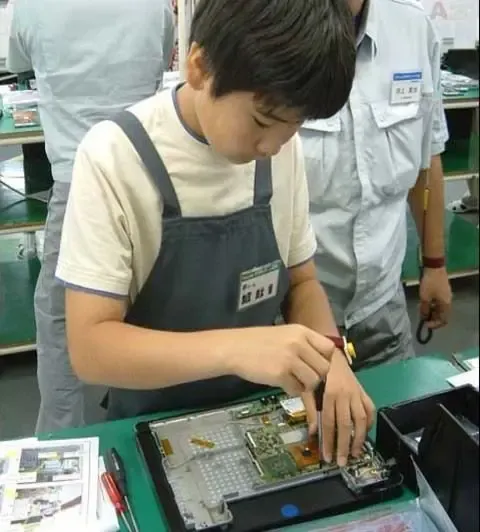 日本小学生竟然上这种课 日本小学生竟然上这种课