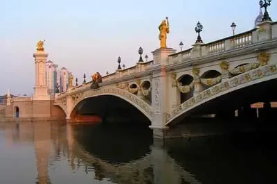 房价最先下降的十大城市 成都并未上榜(组图) 房价最先下降的十大城市 成都并未上榜(组图)