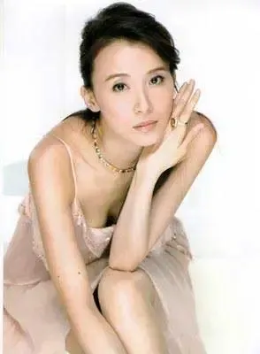 美女明星玩转地产住豪宅“烧钱比富有”(图) 美女明星玩转地产住豪宅“烧钱比富有”(图)