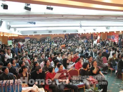 蓉城916位装友大团购 现场规模创历史之最(图) 蓉城916位装友大团购 现场规模创历史之最(图)