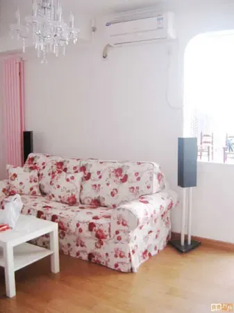 自己动手DIY 60平纯手绘设计粉色公主屋(图) 自己动手DIY 60平纯手绘设计粉色公主屋(图)