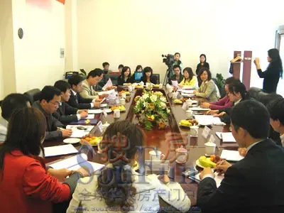 2008奥运年,郑州婚房市场规模论坛 现场全景 2008奥运年,郑州婚房市场规模论坛 现场全景