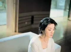 张曼玉曾被房地产商骗财骗色 大牌明星被骗史 张曼玉曾被房地产商骗财骗色 大牌明星被骗史