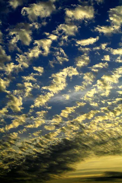 地震前天空的征兆 搜房带你认识地震云(组图) 