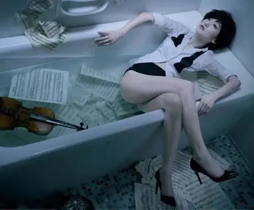 综述:楼市低迷量价皆跌 大学生炒房狂赚百万|搜