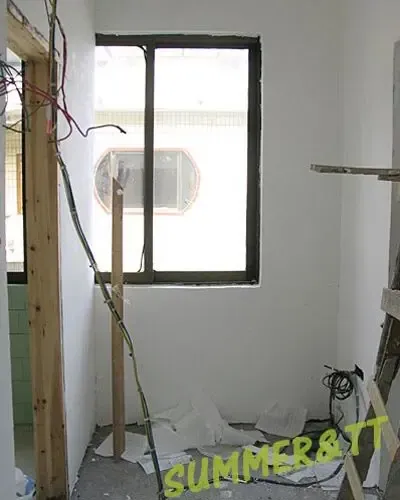 以后这里就是放电脑的区域了,是不是有点小? 以后这里就是放电脑的区域了,是不是有点小?