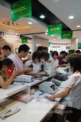 开业店内的火爆场景 开业店内的火爆场景