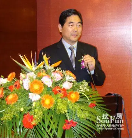 新城地产董事长_新城地产王晓松老婆