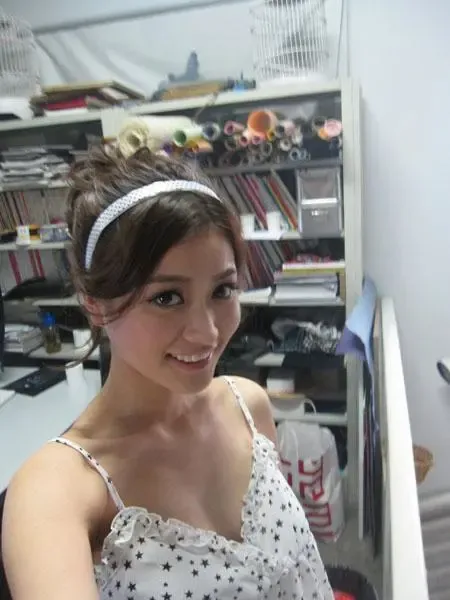 于根伟与名模离婚再娶名模 妻子李晓阳家居照