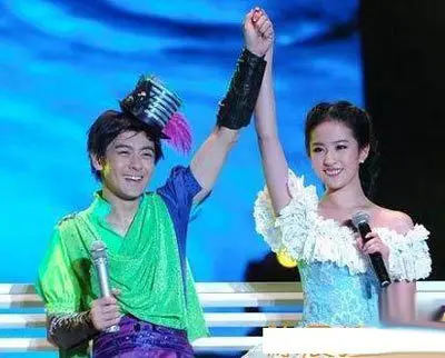 刘亦菲林志颖亲密似情侣?与众男星合照曝光(图)