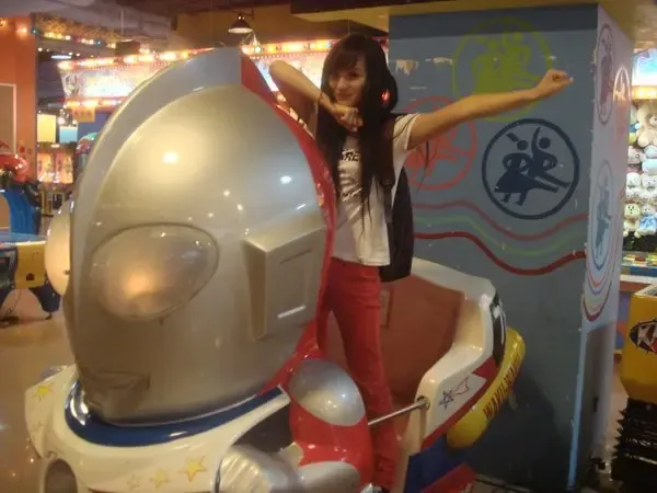 09<em>快女美女</em>校花罗震环家居照曝光 天然去雕饰