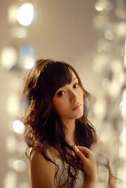 09<em>快女美女</em>校花罗震环家居照曝光 天然去雕饰