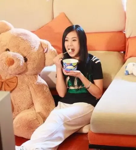 2009<em>快乐女生</em>20强家居照大pk <em>谁是</em>今晚<em>冠军</em>(图