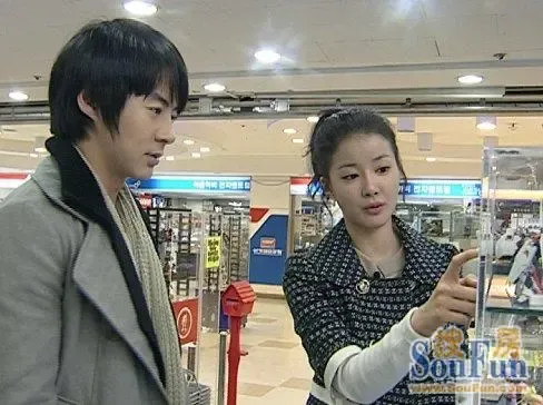 李时英妖娆家居照-楼市快讯