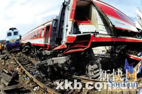 湖南郴州站撞火车3死60余伤 众人回忆惊魂幕-