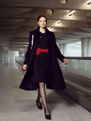 《天使<em>之争</em>》热播 看各国<em>空姐</em>魅力家居照-土地