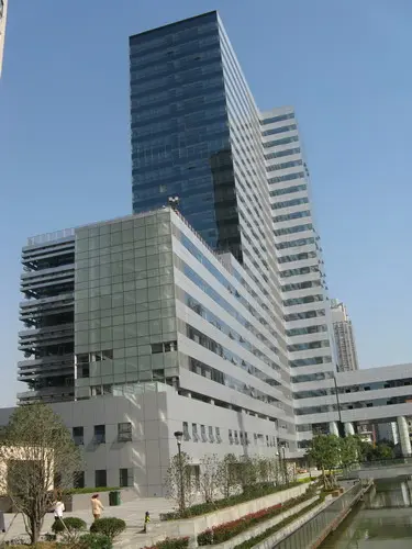 深度报道凤凰城现状 阿福mm看华仁凤凰城