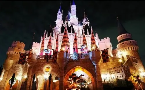 上海迪士尼门票价格约300元 世界5大迪士尼美