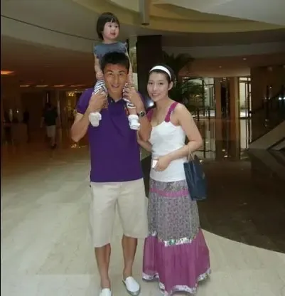 李玮峰妻子的低调是她一贯以来的作风