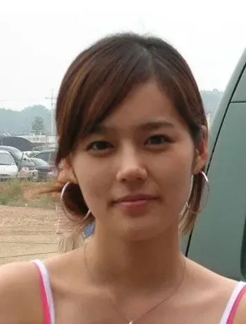 韩国<em>明星</em>罕见<em>生活照</em> 素颜魅力别样风情(图)|搜