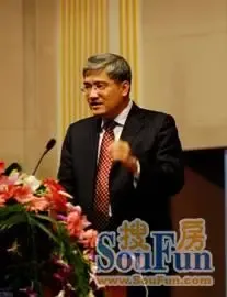 郎咸平扬州评述当前经济热点话题 高端人士争